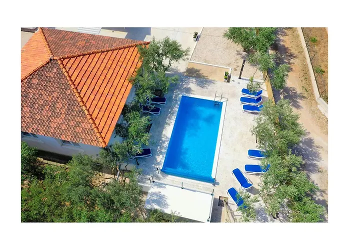 Stunning In Semesterbostad Supetar