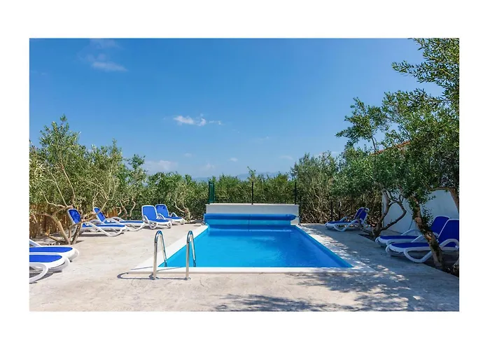 Semesterbostad Stunning In Supetar