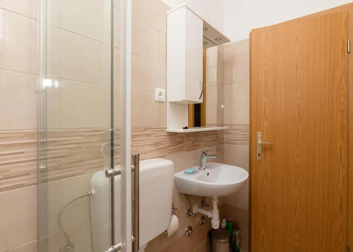 Stunning In Semesterbostad Supetar